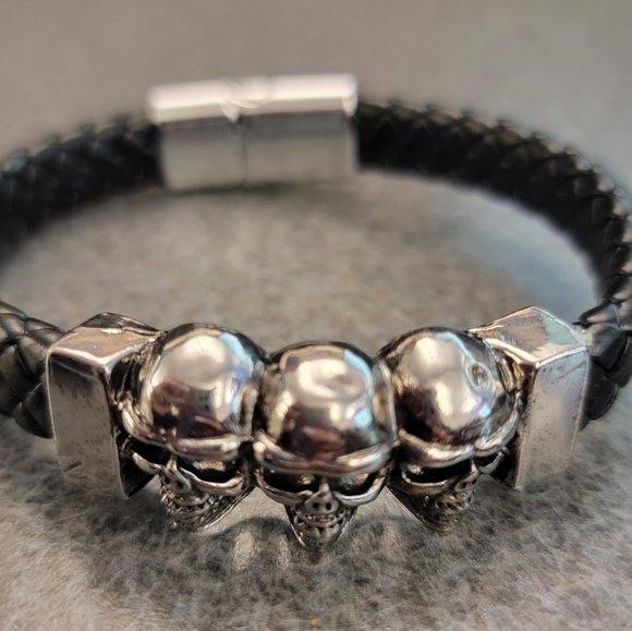 COPY - Men's Black Faux Leather Skull Bracelet - Picture 1 of 3